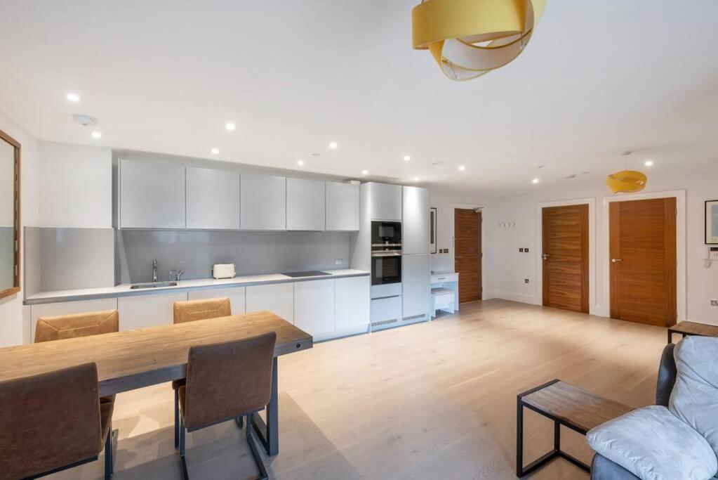 Apartamento Stylish 2 Bed 2 Bath In Highgate & Free Parking Londres Exterior foto