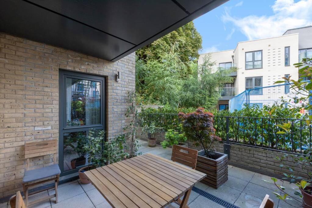 Apartamento Stylish 2 Bed 2 Bath In Highgate & Free Parking Londres Exterior foto